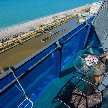 Royal Sea Breeze Apartments Batoumi Extérieur photo