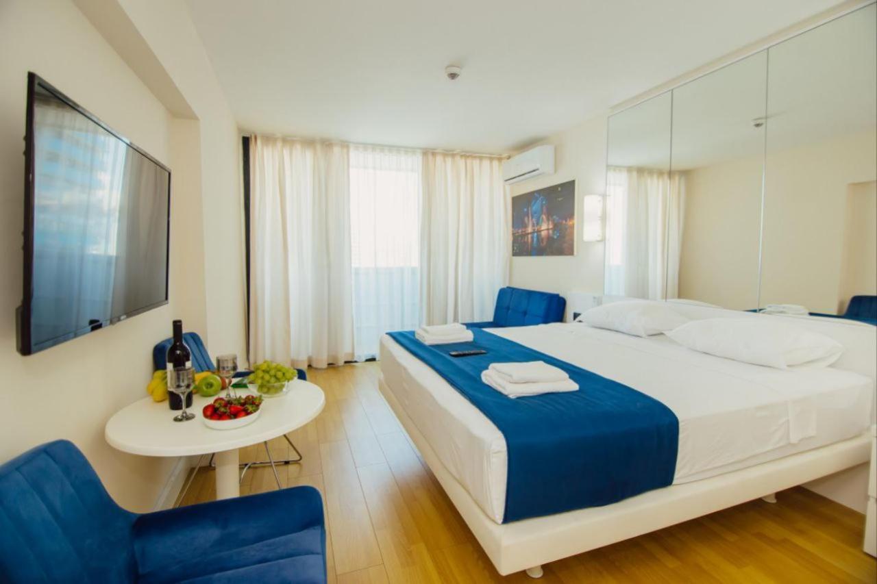 Royal Sea Breeze Apartments Batoumi Extérieur photo
