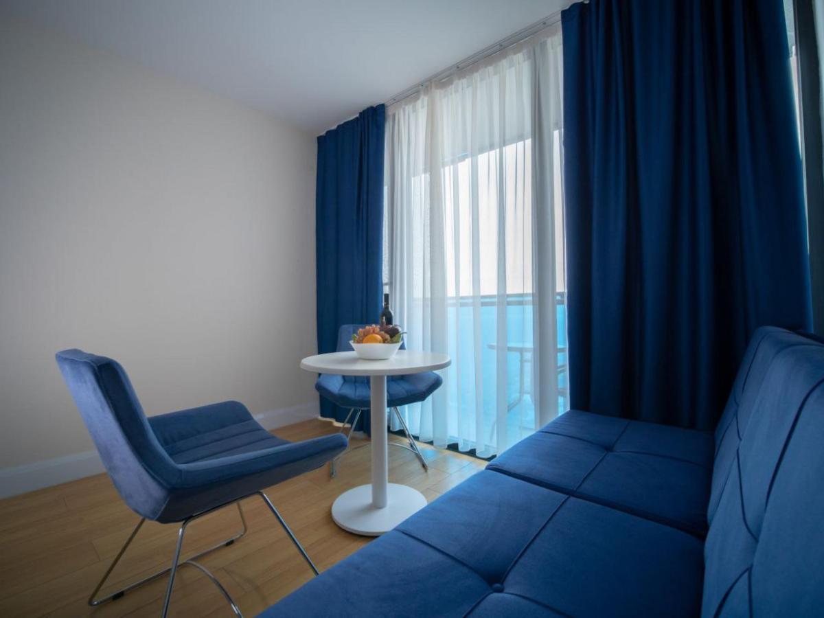 Royal Sea Breeze Apartments Batoumi Extérieur photo