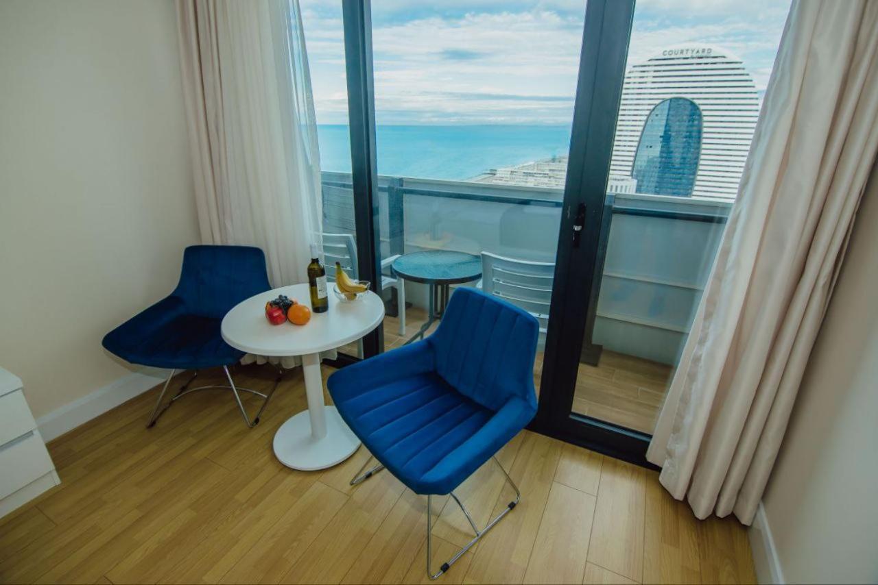 Royal Sea Breeze Apartments Batoumi Extérieur photo