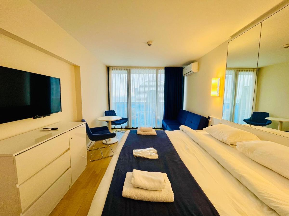 Royal Sea Breeze Apartments Batoumi Extérieur photo