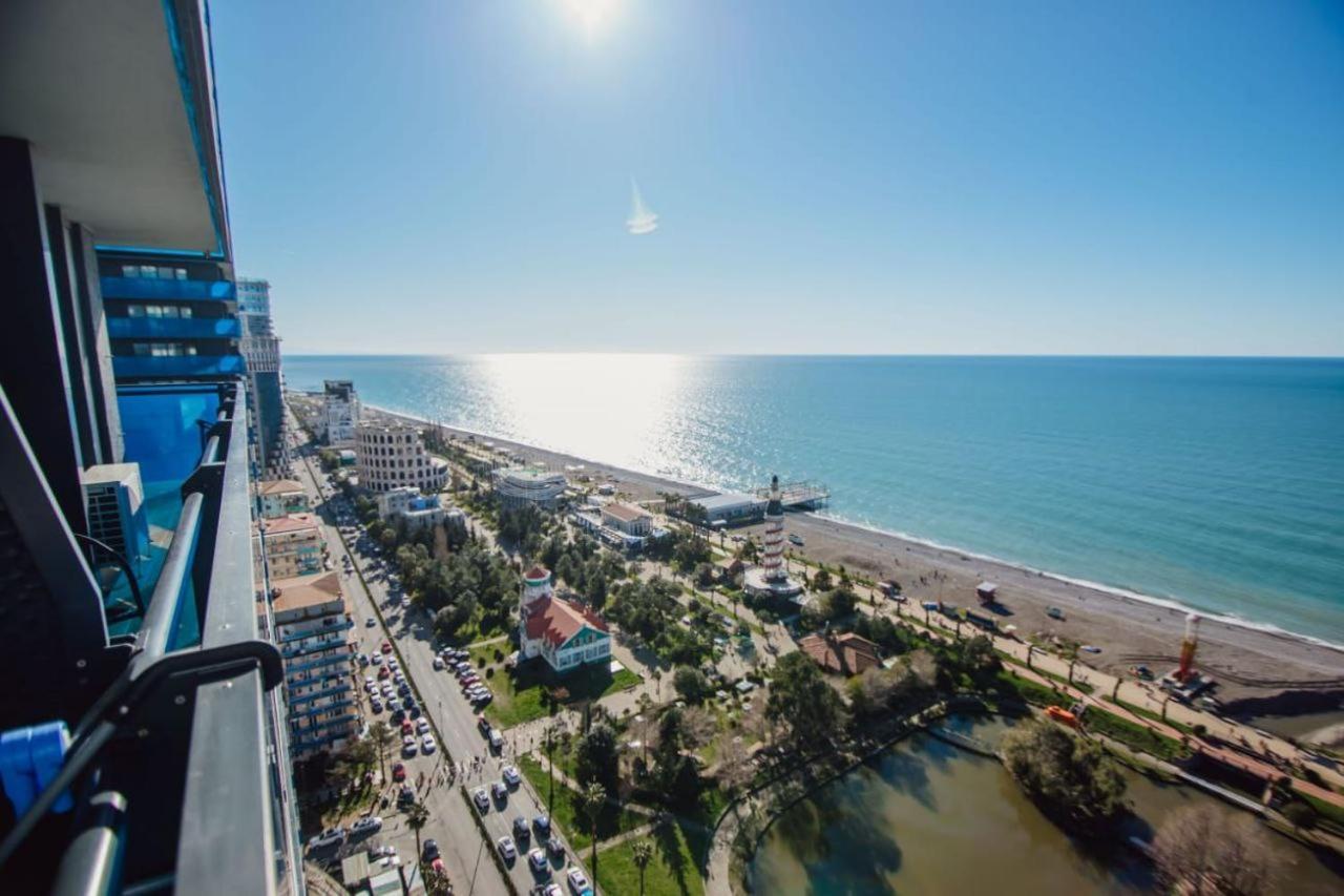 Royal Sea Breeze Apartments Batoumi Extérieur photo