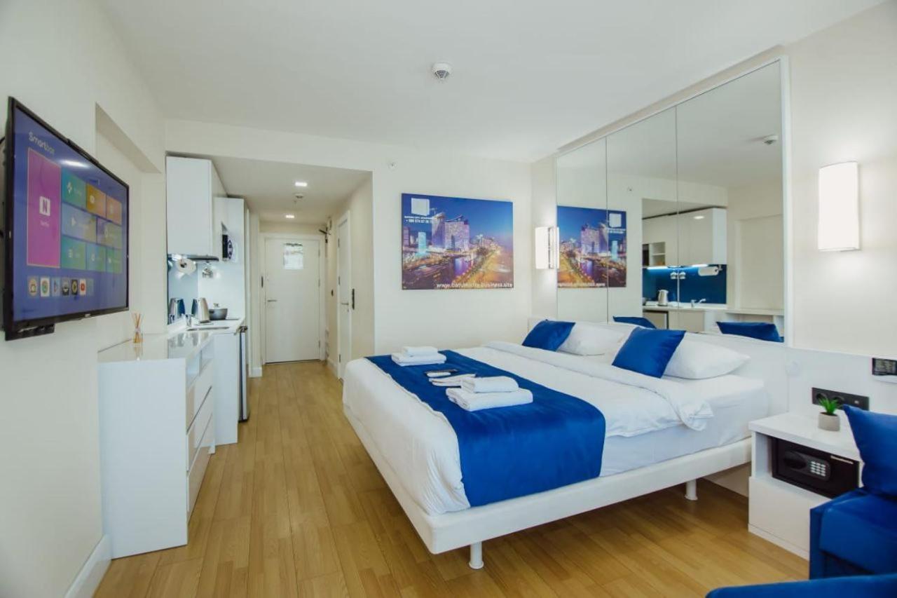 Royal Sea Breeze Apartments Batoumi Extérieur photo