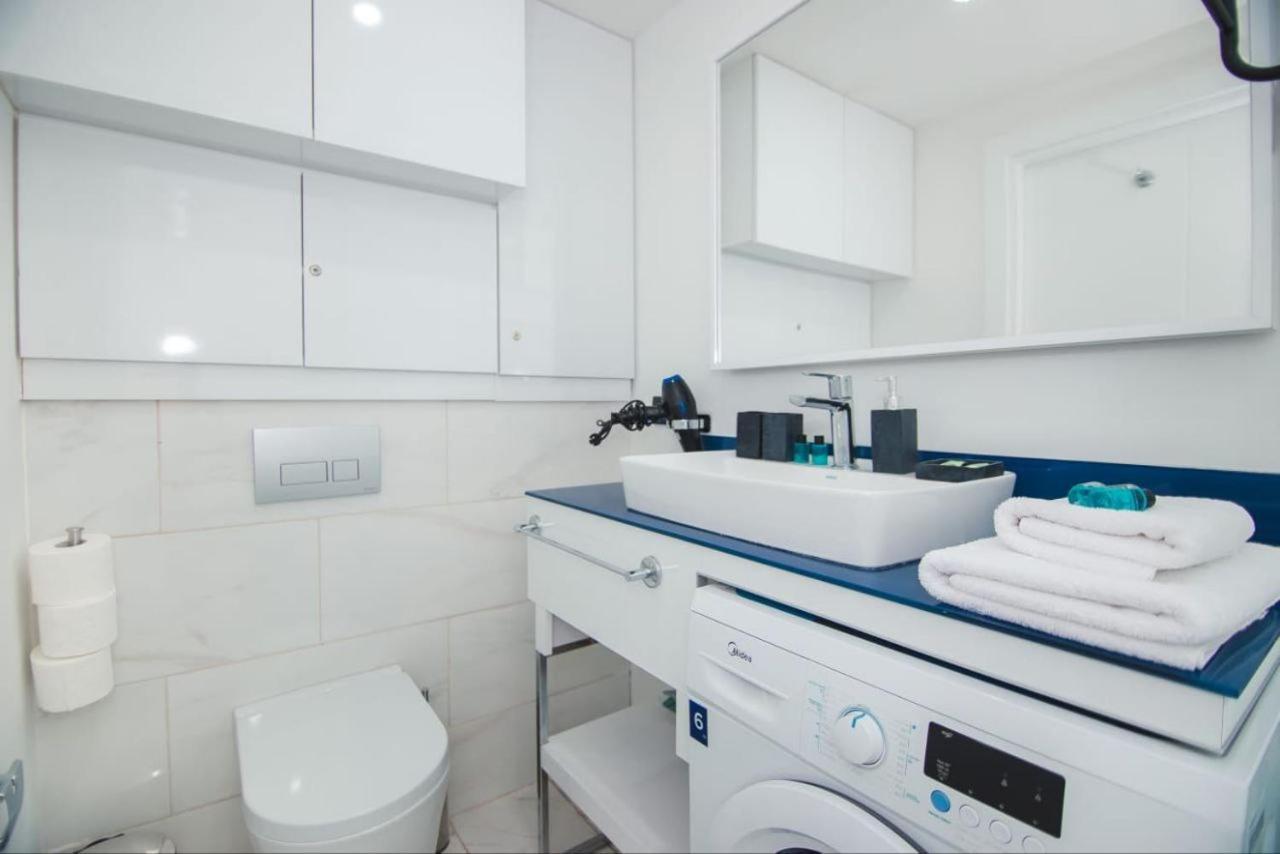 Royal Sea Breeze Apartments Batoumi Extérieur photo