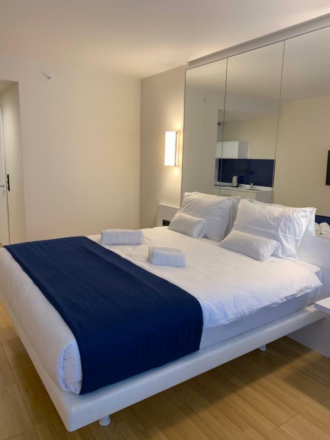 Royal Sea Breeze Apartments Batoumi Extérieur photo